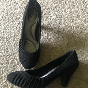 Black dressy shoes